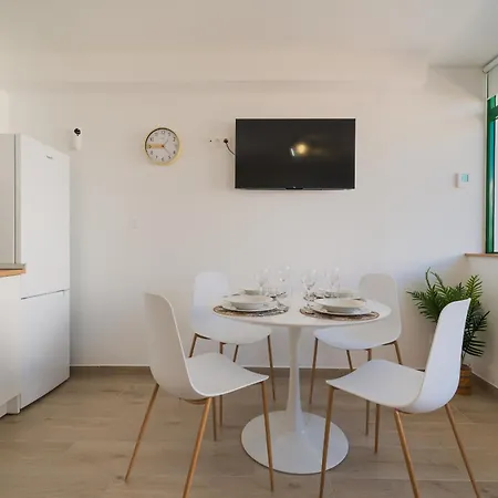 Lanzahost Carmenes Comfort Apartment